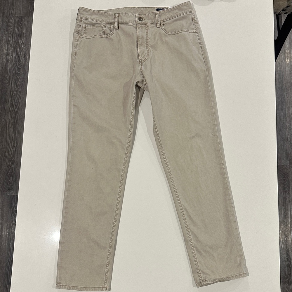 Vineyard Vines Slim Khaki Pants 34/32 (Like New)